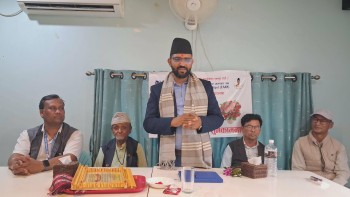 नेपाल व्यवासायिक कलाकार संघ रुपन्देहीद्धारा सांसद भुसाललाई सम्मान