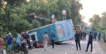कपिलवस्तुमा बस दुर्घटना