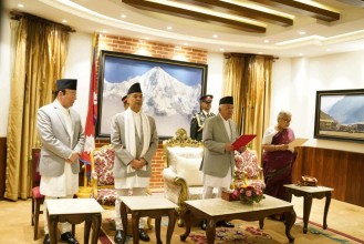 पहिलाे महिला प्रधानमन्त्री सुशिला कार्किले लिईन सपथ