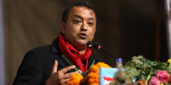 सार्वजनिक जिम्मेवारीमा रहेका व्यक्तिले १ रुपैयाँ पनि तलमाथि गरे स्वीकार्य हुँदैन : गगन थापा