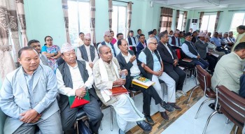 एमाले पोलिटब्यूरो बैठकः उपाध्यक्षको प्रतिवेदनमा छलफल