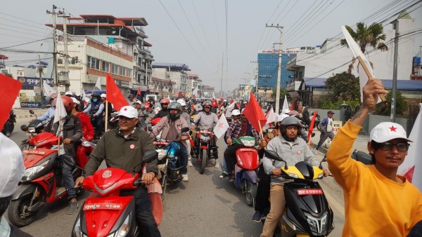 बुटवलमा कार्यकर्ता र मतदाताको लस्करसंगै विश्वदीपको घरदैलो