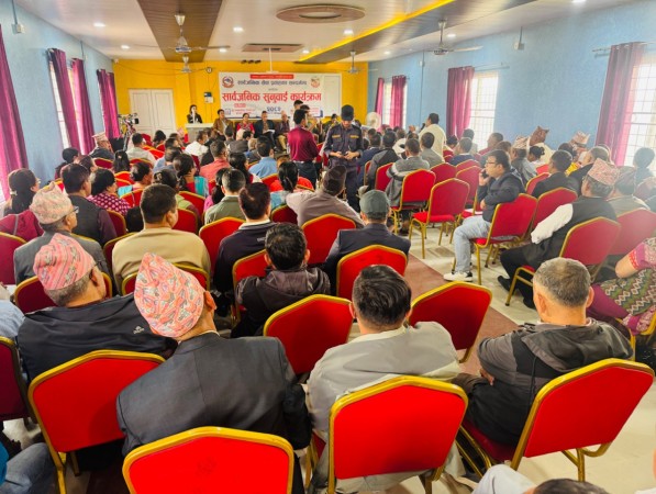 बुटवल उपमहानगरपालिकाको सार्वजनिक सुनुवाईमा नागरिकका थरि-थरिका गुनासाे