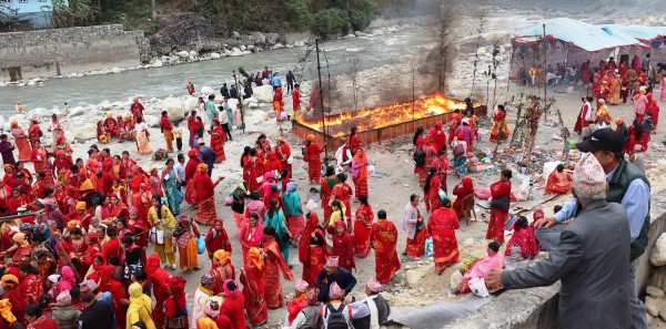 विश्वशान्तिको कामना गर्दै कालीगण्डकीमा साढे दुई करोड दीप प्रज्ज्वलन