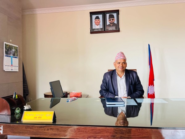 लुम्बिनीका नवनियुक्त प्रमुख सचिव कुँवरले सम्हाले जिम्मेवारी