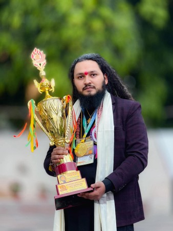 लुम्बिनीका कान्छा ज्योतिष चुरामणी पाण्डे भारतमा सम्मानित