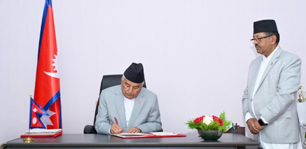 राष्ट्रपतिद्धारा धमाधम अध्यादेश जारी