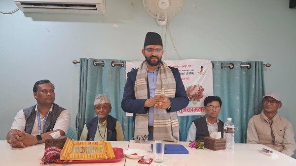 नेपाल व्यवासायिक कलाकार संघ रुपन्देहीद्धारा सांसद भुसाललाई सम्मान