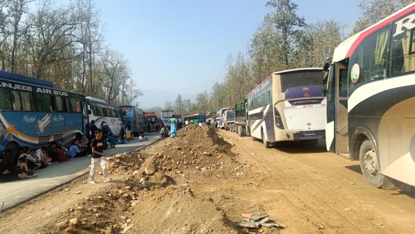 दाउन्नेमा गएको सुक्खा पहिरोले अवरुद्ध सडक सञ्चालन