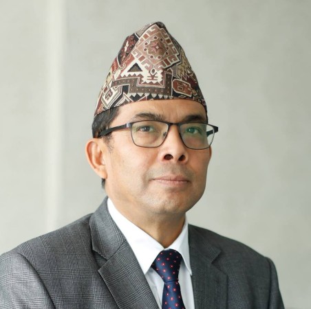 अवकाश, भ्रम र नयाँ गर्भनरलाई बधाई 
