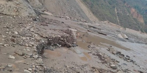 लामो दुरीका सवारी साधन काठमाडौं उपत्यकामै राेकियाे, सबै नाका बन्द