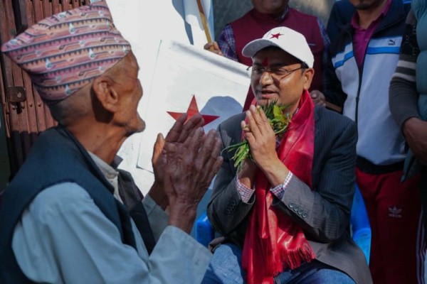 मतदातासँग प्रत्यक्ष संवादमा विश्वदीप