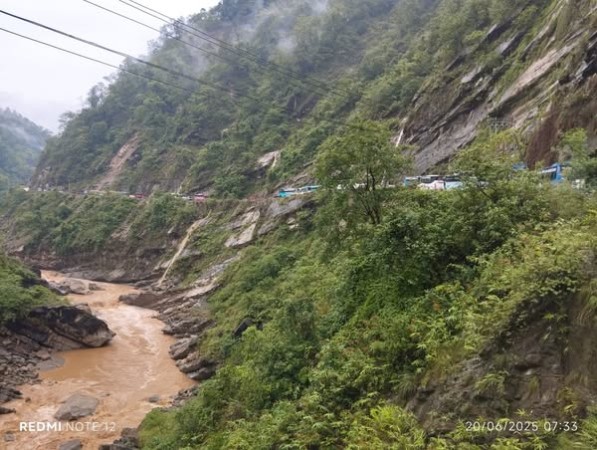 पाल्पा प्रशासनद्वारा रातीमा गाडी चलाउन रोक