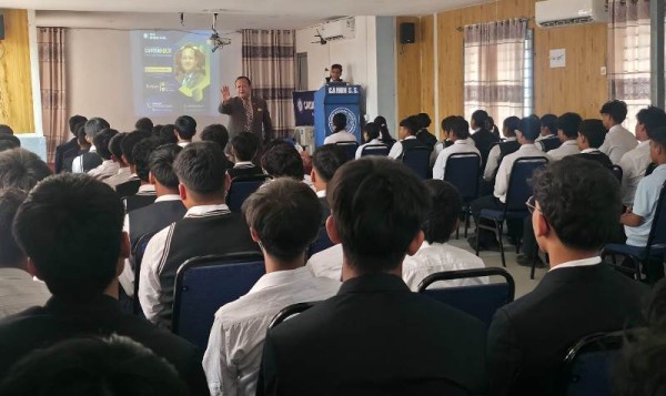 क्यानन माविको 'गेस्ट अफ दी मन्थ'मा सोल्टी होटलका क्लस्टर डाइरेक्टर रुपेश श्रेष्ठद्धारा प्रशिक्षण 