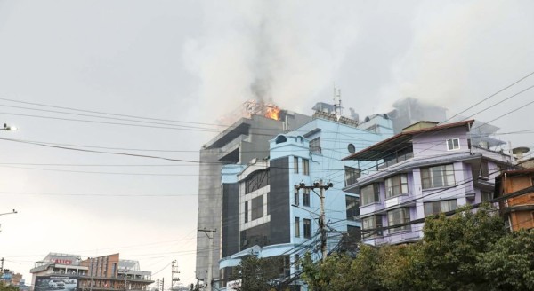 नियन्त्रणमा आयो दाउरा थकालीमा लागेको आगो