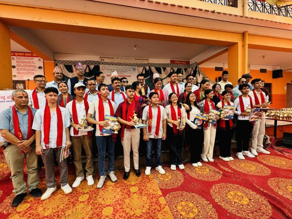 न्यू होराइजनद्वारा ४ जीपीए ल्याएका ११ जना सहित तीन सय विद्यार्थी र अभिावक सम्मानित