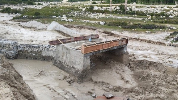 लोमान्थाङमा बाढीः सतर्क रहन प्रशासनको आग्रह