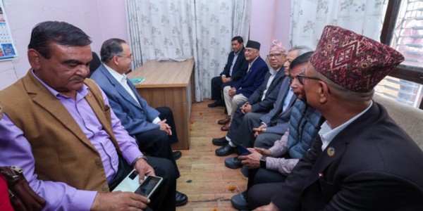 प्रधानमन्त्री ओली पहिलाे पटक पुगे नेकपा एसकाे कार्यालय
