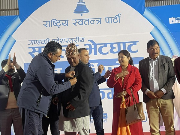 पाेखरामा पूर्वमन्त्री, पर्यटन व्यवसायी रास्वपा प्रवेश