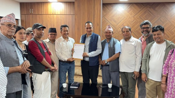 बुटवल धागो कारखाना सञ्चालनको माग सहित एकिकृत समाजवादीले बुझायो नगरप्रमुखलाई ज्ञापनपत्र