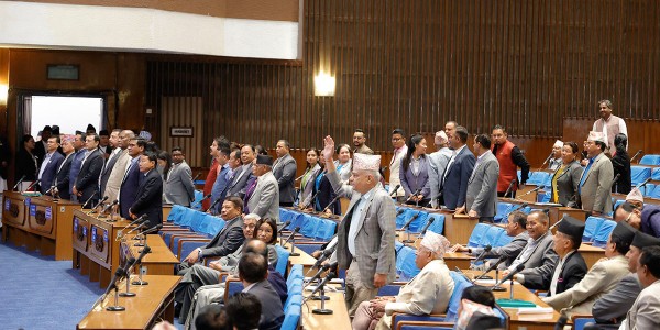 गृहमन्त्रीको राजीनामा माग गर्दै अवरोध गरेपछि संसद् बैठक स्थगित