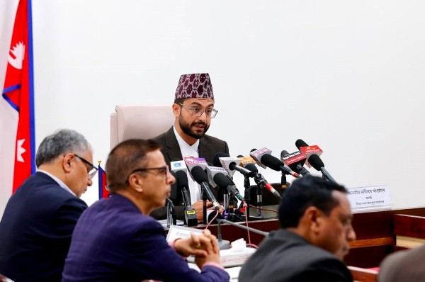 सरकारका सय दिन : ६६६ जना बिचौलिया नियन्त्रण