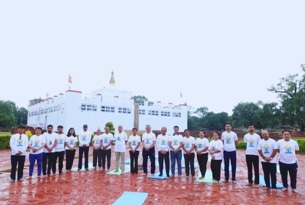 भारतीय राजदूतावासद्धारा लुम्बिनीमा योग प्रदर्शन 