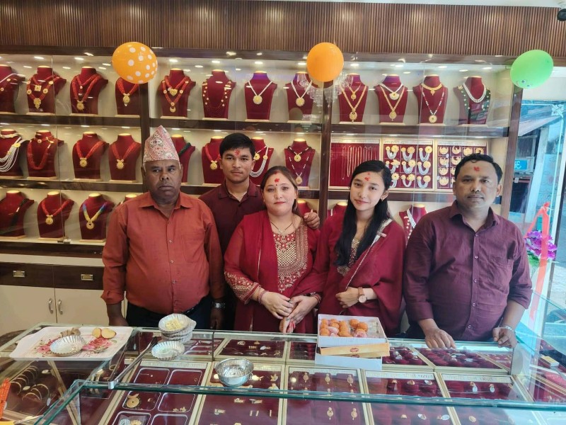 स्याङ्गजा अर्जुनचाैपारीमा नयाँ व्यवस्थापन सहित आकृती सुनचाँदी पसल सञ्चालन 