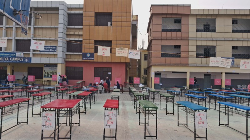 मतदानको पर्खाइ (तस्विरहरु)