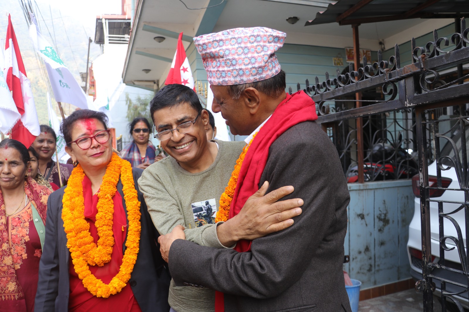 विकासको योजनासहित काँग्रेस उम्मेद्वार चुन्न घरदैलोमा