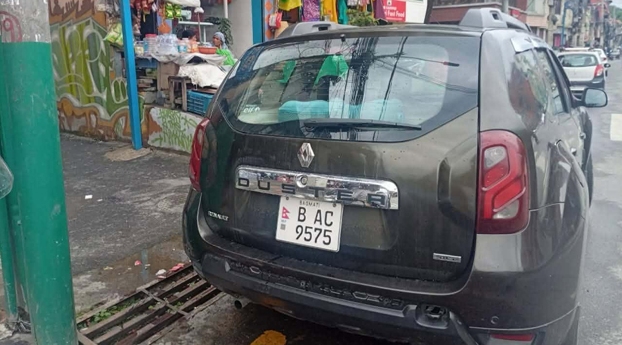कांग्रेस सभापति गगन थापाको घर अगाडि पनि शंकास्पद गाडी पार्किङ