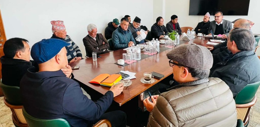 बिशेष महाधिवेशनबारे  गगन-विश्वले गरे कानुनविद्सँग छलफल