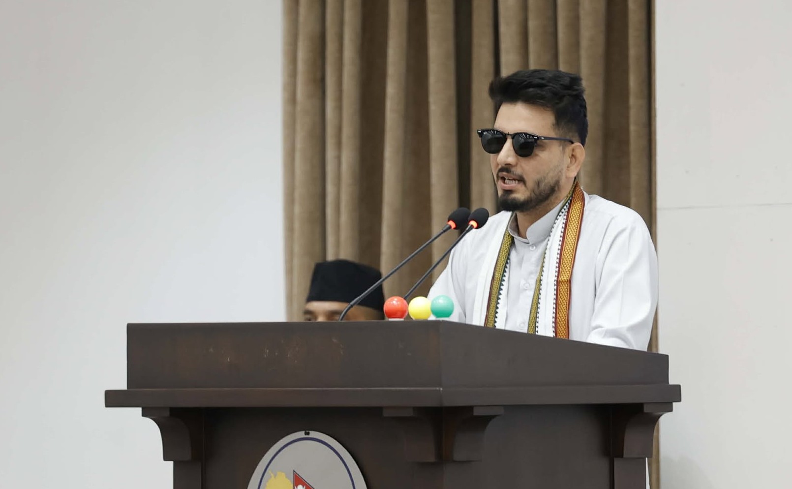 ठेकेदारको खुट्टा भाँच्न निर्देशन दिएका मन्त्री लम्सालले संसदबाट सच्याए अभिव्यक्ति