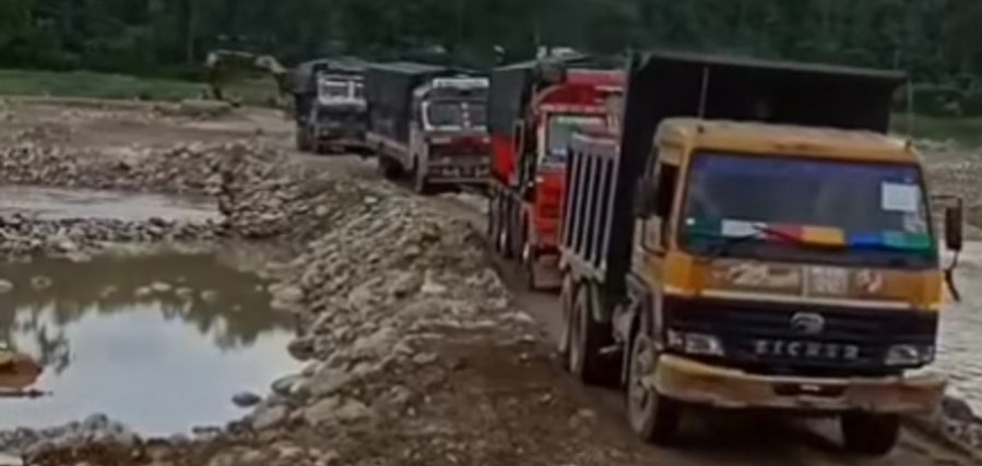 बिनयी खोलामा डाइभर्सन निर्माणपछि गाडी चल्न शुरु