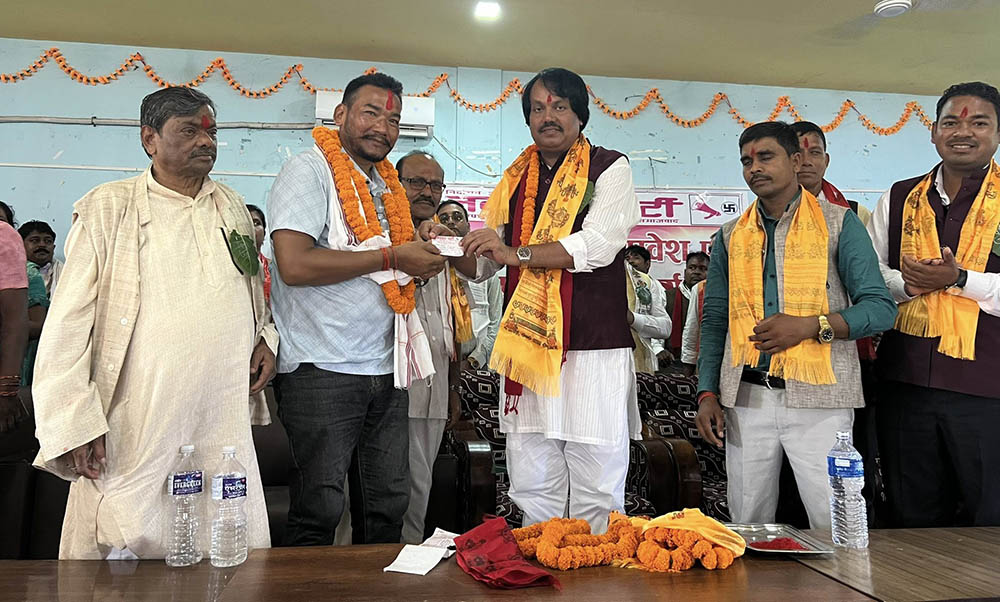 नाउपाका नेता धनीराम सहितका कार्यकर्ता जनमत पार्टी प्रवेश
