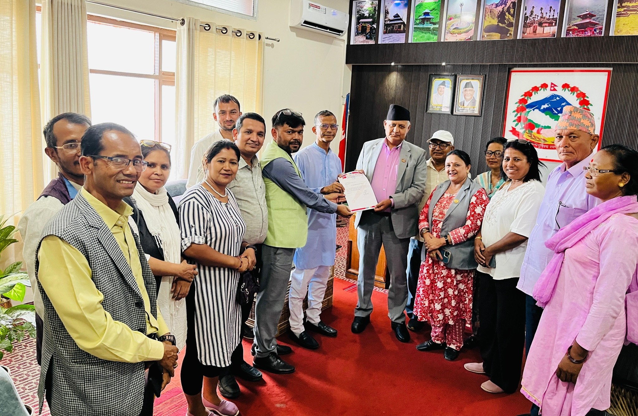 एकिकृत समाजवादीले लुम्बिनीका मुख्यमन्त्रीलाई बुझायो २५ बुँदे स्मरणपत्र