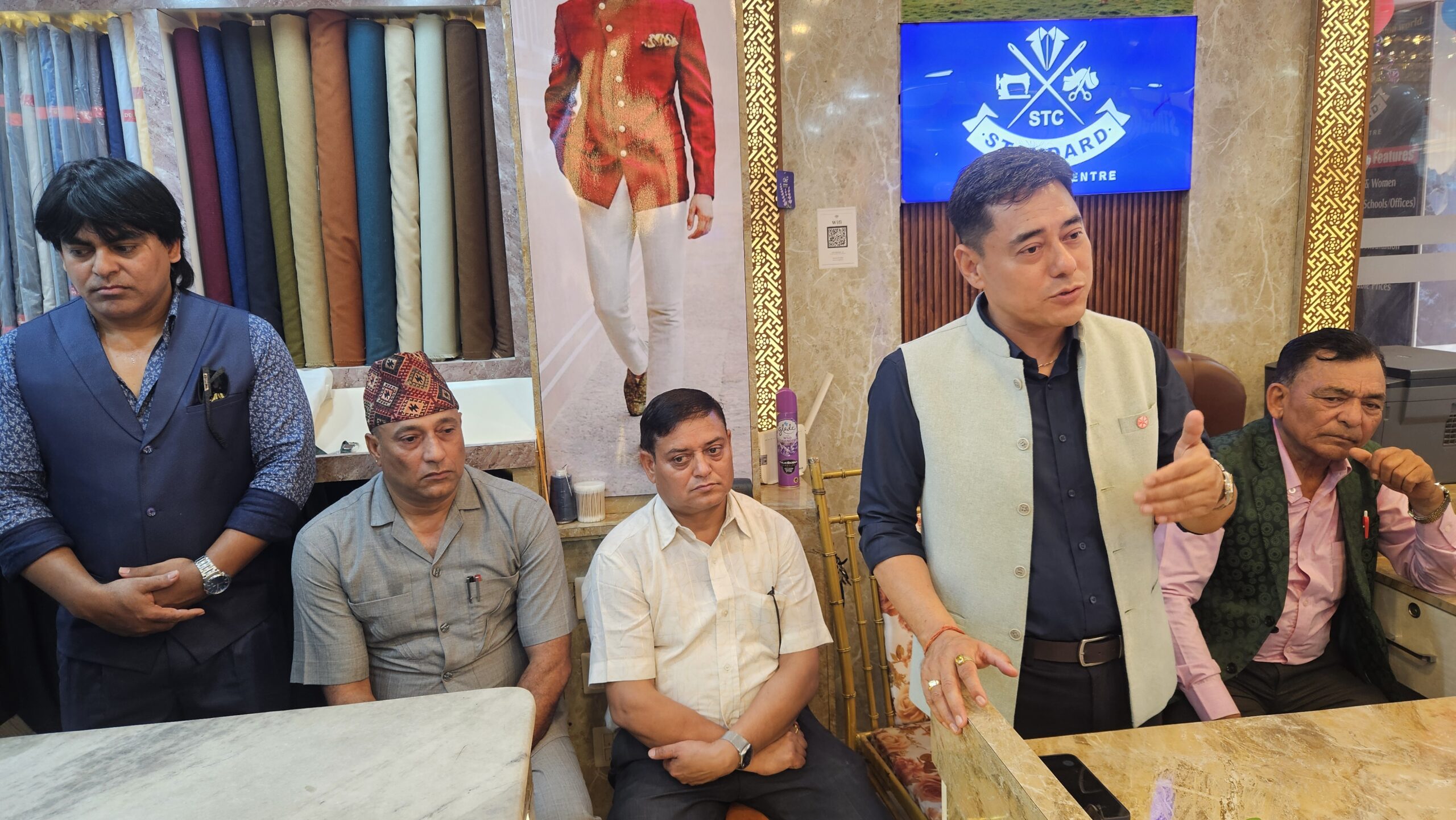 स्टान्डर्ड टेलरिङ सेन्टर नयाँ व्यवस्थापनमा समुदघाटन​​​​​​​