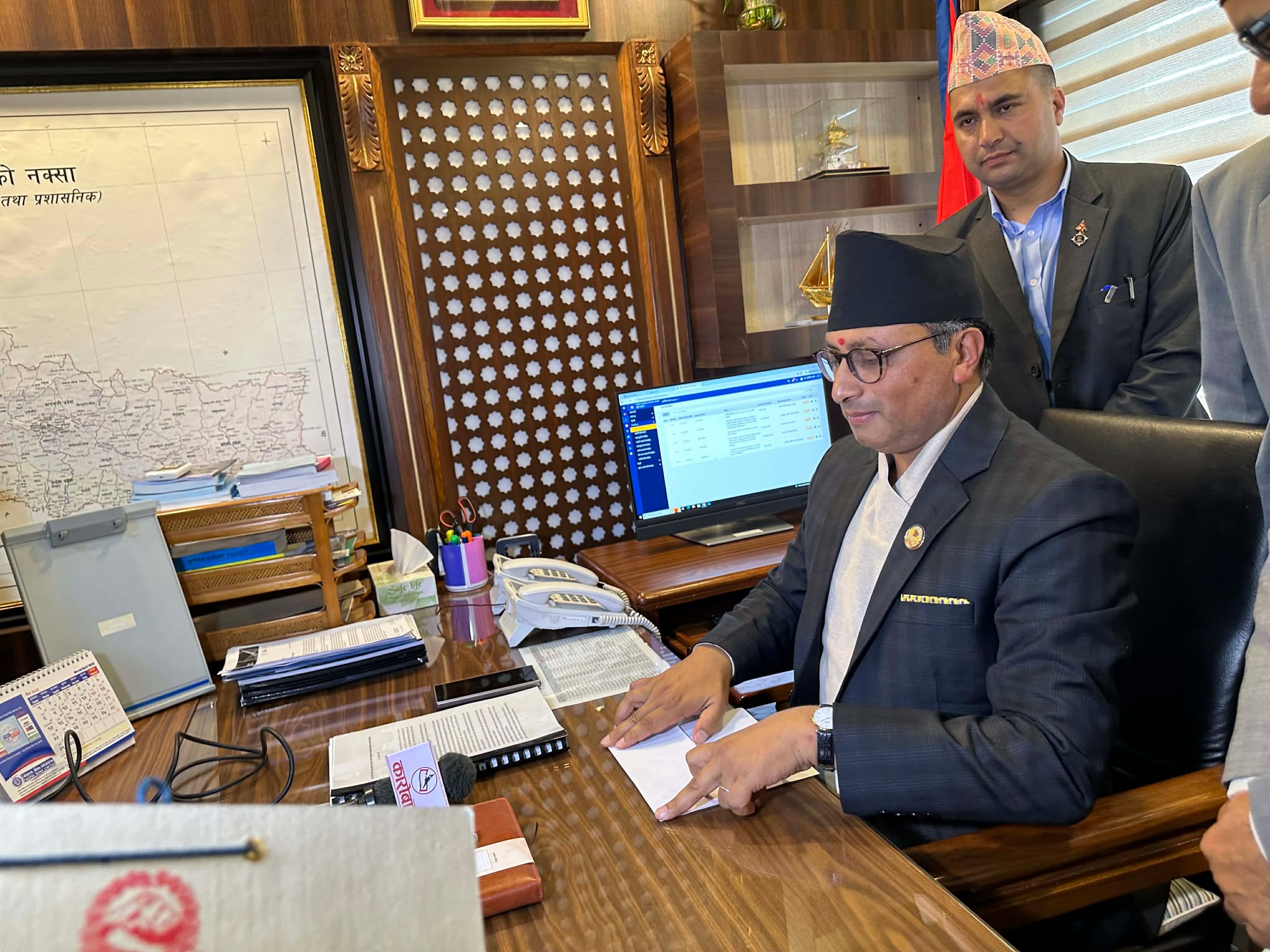 अर्थमन्त्री डा. वाग्लेको पहिलो निर्णय, राजस्व अनुसन्धान विभाग र १५ ऐन खारेज गर्ने